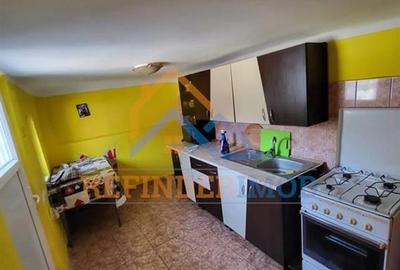 Casă cu 3 camere cu Teren 100 Mp în Rahova