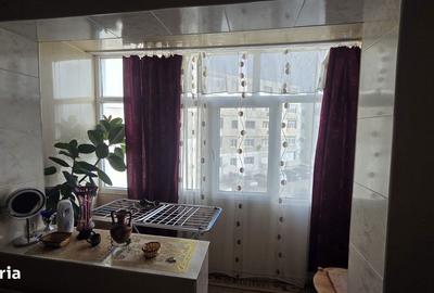Apartament cu 3 camere semidecomandat în Central - 3