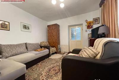 Casă cu 3 camere cu Canalizare în Niculițel - 1