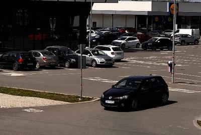 Garsonieră decomandată, mobilată în Fratelia - 9