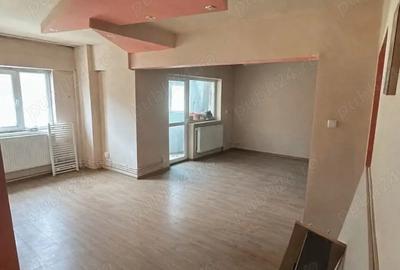 Apartament cu 4 camere decomandat în Central - 1