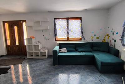 Casă cu 6 camere cu Teren 963 Mp în Valea Adâncă