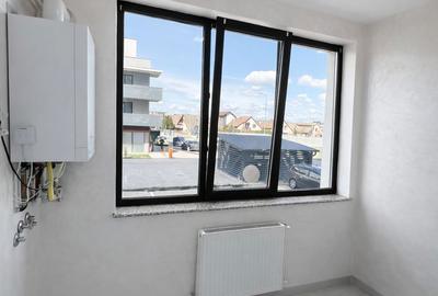 Apartament cu 3 camere decomandat în Tractorul - 3
