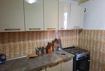 Apartament cu 4 camere semidecomandat în Central - 1