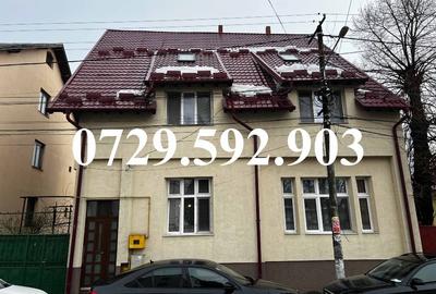 Casă individuală cu 5 camere cu Canalizare în Central - 1