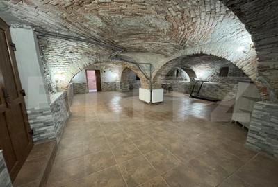 Spatiu comercial de inchiriat in suprafa?a de 88 mp in Val - 3