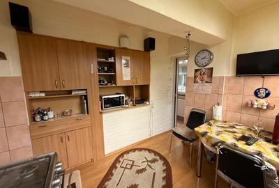Apartament cu 2 camere transformat in 3,etaj 3, zona Ulpia - 18