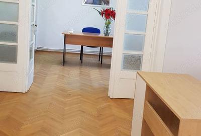 Spațiu comercial, de 110 mp, în Central - 7