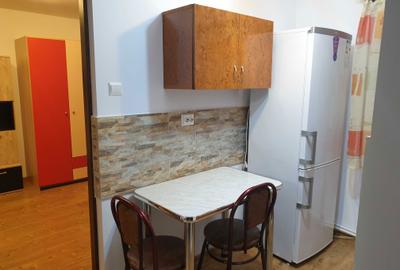 Garsonieră decomandată în Petros - 5