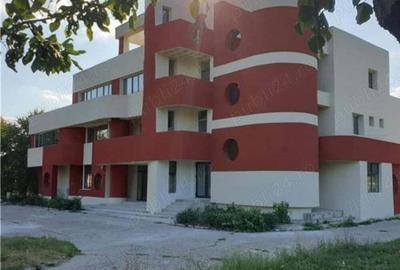 Inchiriez spa?iu comercial VALUE CENTRE BARLAD - 1