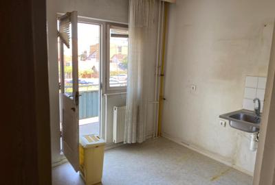 Mangalia , 2 camere , decomandat , etaj 1 - 2