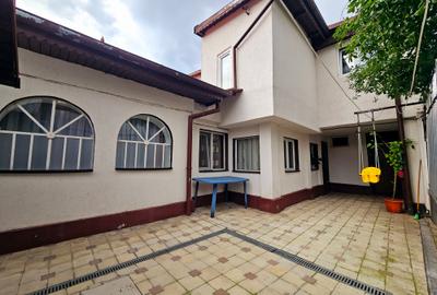 Bucurestii Noi | Casa individuala P+E cu 5 camere si pod | Curte,garaj si anexe