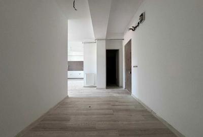 Apartament cu 2 camere semidecomandat în Tractorul