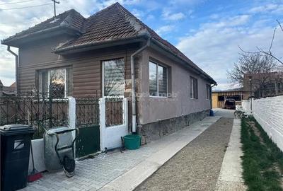 Casă cu Teren 1138 Mp în Șăulești - 1