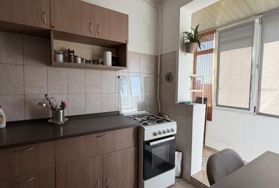 Apartament cu 2 camere semidecomandat, mobilat în 1 Mai - 8