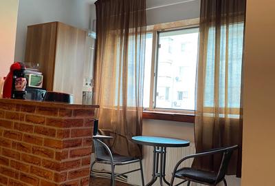 Apartament 2 camere central (Dance Club), decomandat, etajul 4/4, acoperis. - 2