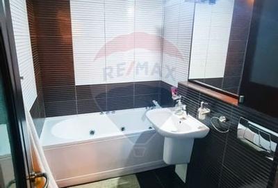 Apartament cu 3 camere de vanzare pe strada Moldovei - 15