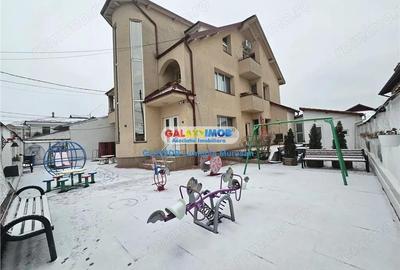Casă cu 7 camere cu Teren 387 Mp în Central - 2