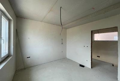 Casă cu 5 camere cu Teren 410 Mp în Urseni - 3