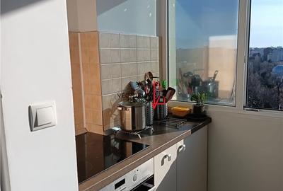 Apartament cu 3 camere decomandat în Tei - 2