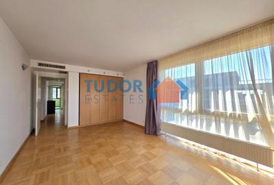 Elegant 2-Bedroom Duplex Apartment with Panoramic Park Views - 16