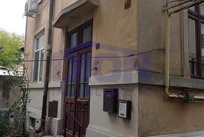 Casă individuală cu 4 camere cu Canalizare în Dacia