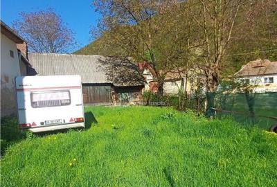 Teren intravilan cu toate utilitatile in sat de munte - 1