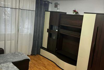 Apartament cu 2 camere semidecomandat în Progresul - 1