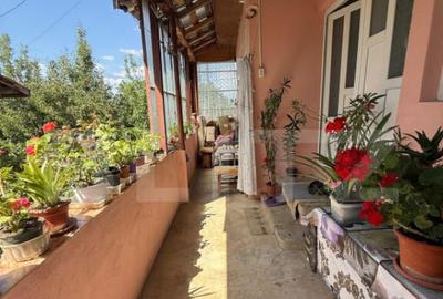 Casă cu 4 camere cu Teren 1053 Mp în Central