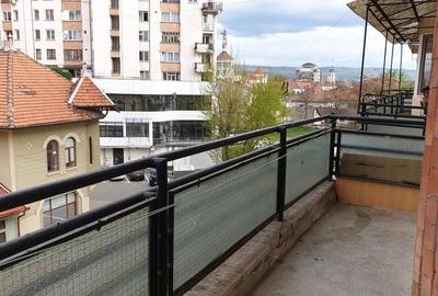 Apartament cu 3 camere decomandat în Central - 4