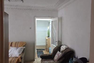 Apartament cu 3 camere semidecomandat în Fetești-Gară - 3