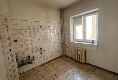 Apartament cu 3 camere decomandat în 1 Mai - 7