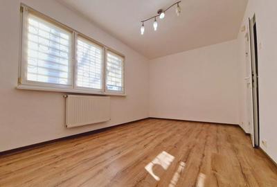 Spatiu Comercial zona Garii - 2