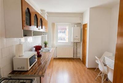 Apartament cu 2 camere semidecomandat, mobilat în Răcădău - 3