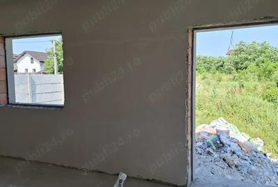 Casa de vanzare construc?ie 2024 pe teren de 500 mp.3 dormitoare 2 bai living incalzire pardoseala t - 10