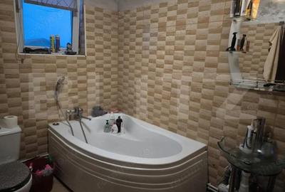 Casă cu Teren 1300 Mp în Central - 8