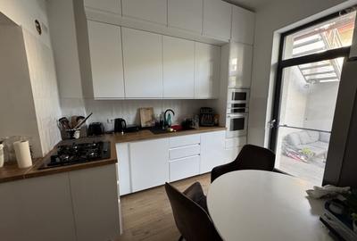 Casă individuală cu 8 camere cu Canalizare în Drumul Sării - 3