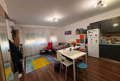 Apartament cu 2 camere semidecomandat, mobilat în Dumbrăvița