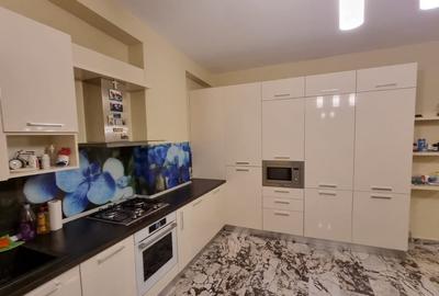 Penthouse cu 5 camere decomandat, mobilat în Central - 21