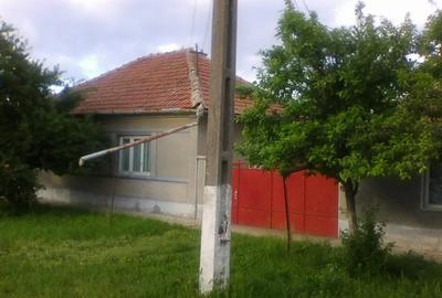 Casă cu 4 camere în Macea