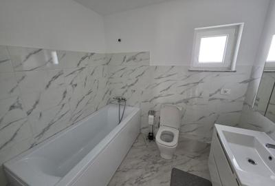 Casă cu 4 camere cu Teren 400 Mp în Central - 1