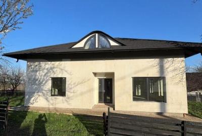 Casa cu 6 camere, 160 mp, ?i teren generos de 900 mp, zona - 12