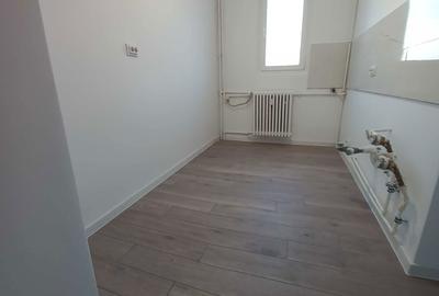 Apartament cu 2 camere decomandat în Drumul Taberei - 3