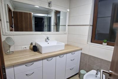 Casă cu 4 camere cu Teren 700 Mp în Central - 2