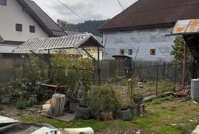 Casă cu 4 camere în Rucăr - 5