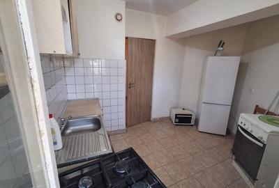 Apartament cu 3 camere semidecomandat, mobilat în Colentina - 11