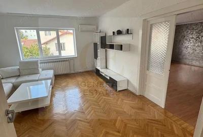 Apartament spatios cu 3 camere - 2