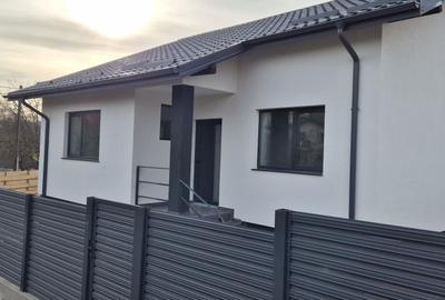 Casă cu 3 camere în Ciurbești - 7