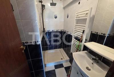 Apartament cu 4 camere decomandat în Central - 2