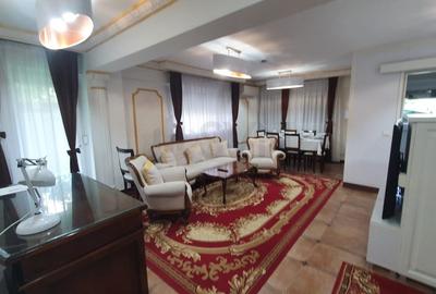 Apartament cu 4 camere decomandat în Băneasa